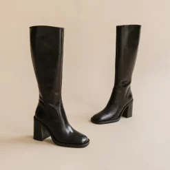 Bottes à talons et bouts carrés