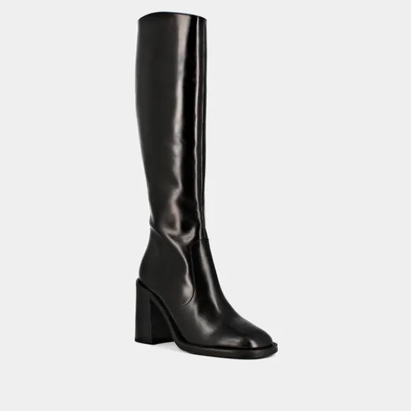 Bottes à talons et bouts carrés