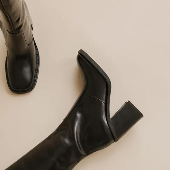 Bottes à talons et bouts carrés