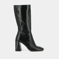 Bottes à talons et bouts carrés