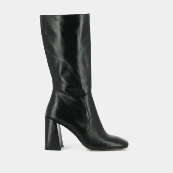Bottes à talons et bouts carrés