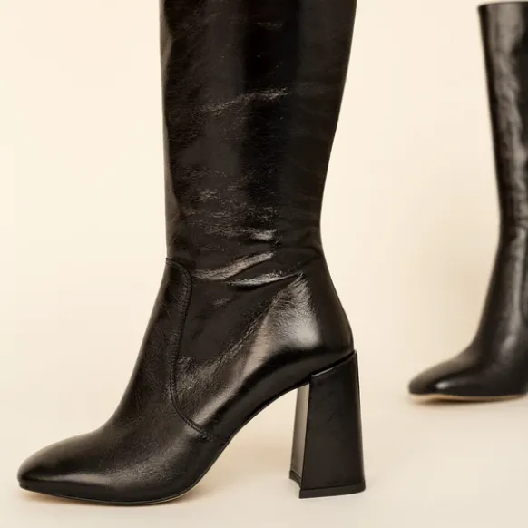 Bottes à talons et bouts carrés