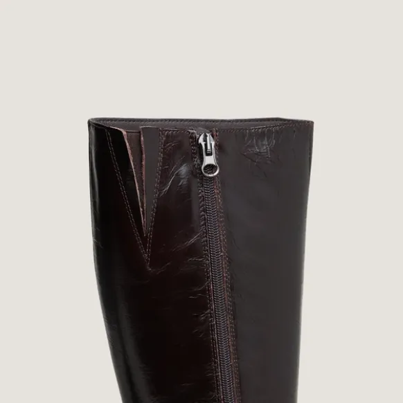 Bottes à talons et bouts carrés