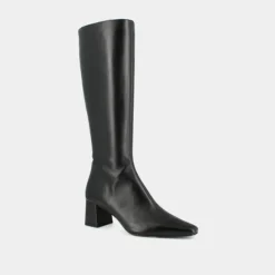 Bottes à talons et bouts pointus