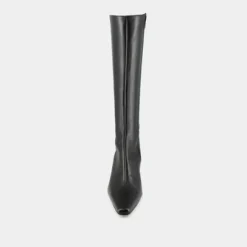 Bottes à talons et bouts pointus