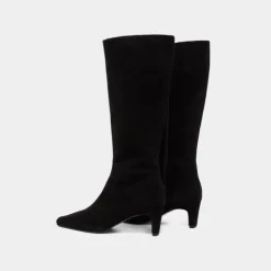 Bottes à talons et bouts pointus