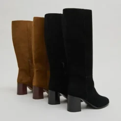 Bottes à talons et bouts ronds