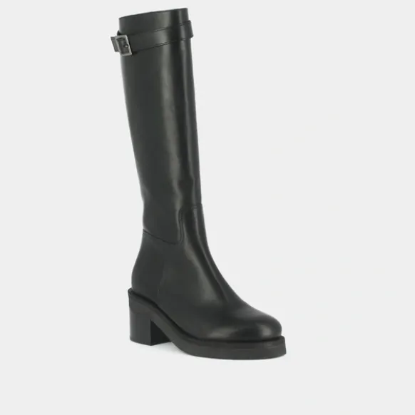 Bottes à talons et détails argentés