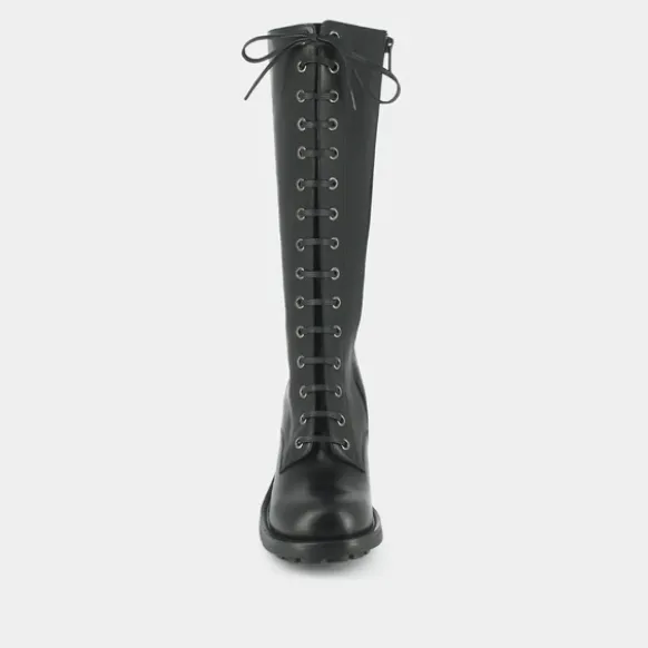 Bottes à talons et laçages