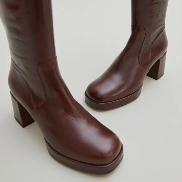 Bottes à talons et plateformes