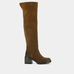 Bottes à talons et semelles crantées