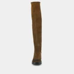 Bottes à talons et semelles crantées