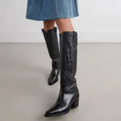 Bottes à talons épais et surpiqures apparentes
