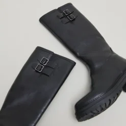 Bottes hautes à semelles crantées et bou...