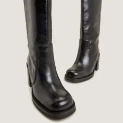 Bottes larges à bouts carrés