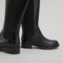 Bottes plates à bouts ronds