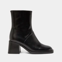 Bottines à bouts carrés et coutures apparentes