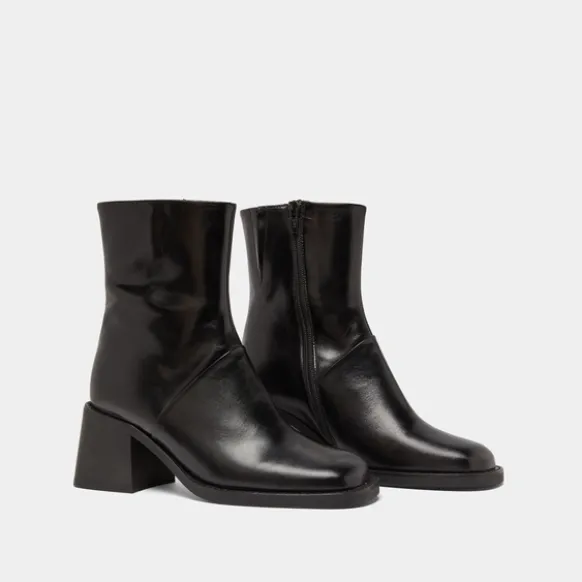 Bottines à bouts carrés et coutures apparentes
