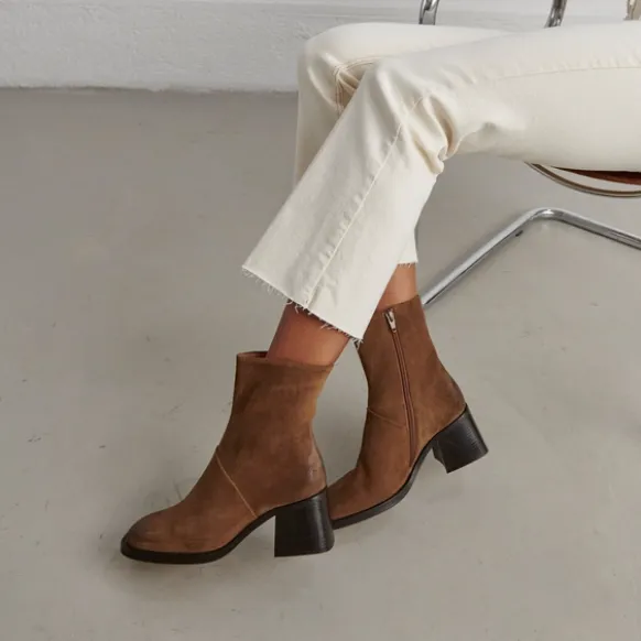 Bottines à bouts carrés et coutures appa...