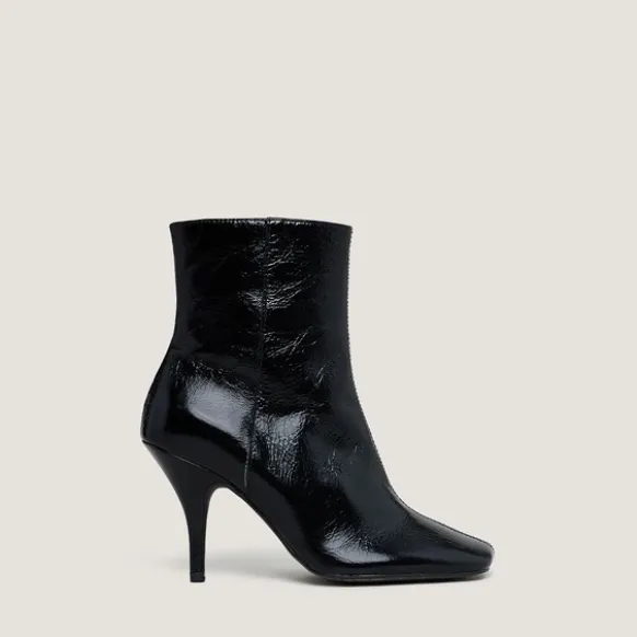Bottines à bouts carrés et talons fins