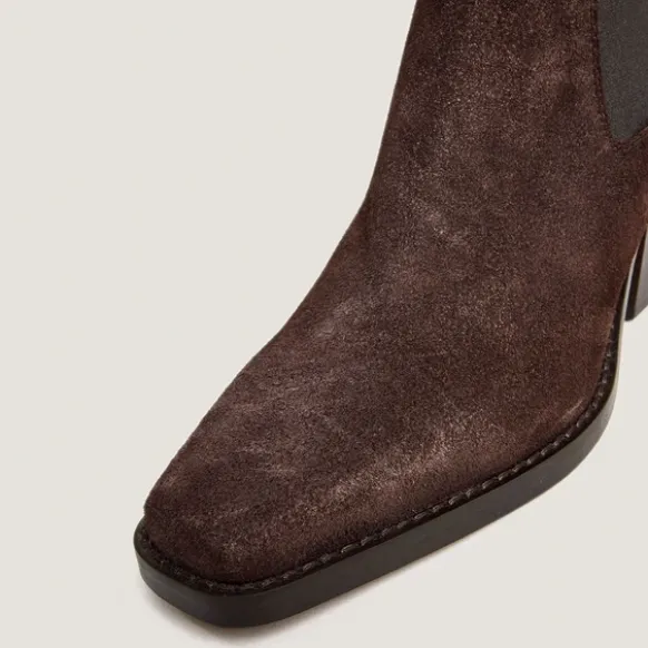 Bottines à bouts pointus et talons biseautés