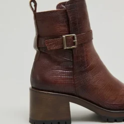 Bottines à bouts ronds et boucles