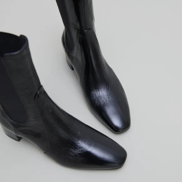 Bottines à larges élastiques