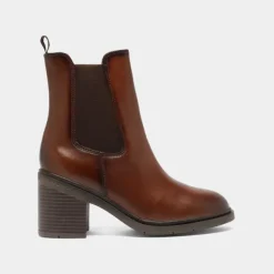 Bottines à élastiques et bouts arrondis....