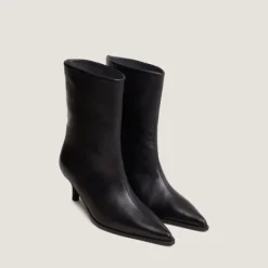 Bottines à petits talons fins et bouts pointus