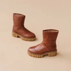 Bottines à semelles crantées
