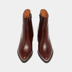 Bottines à talon et embout doré