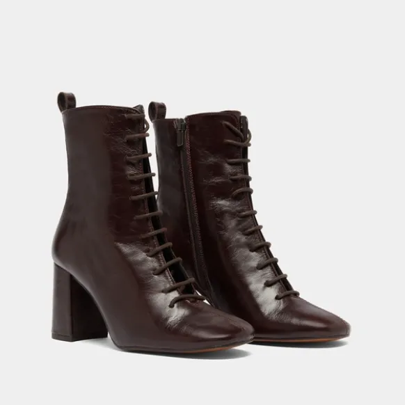 Bottines à talons et à lacets