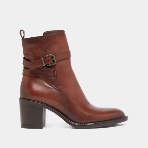 Bottines à talons et boucles