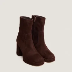 Bottines à talons et bouts carrés