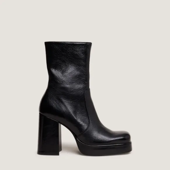 Bottines à talons et bouts carrés