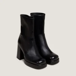 Bottines à talons et bouts carrés