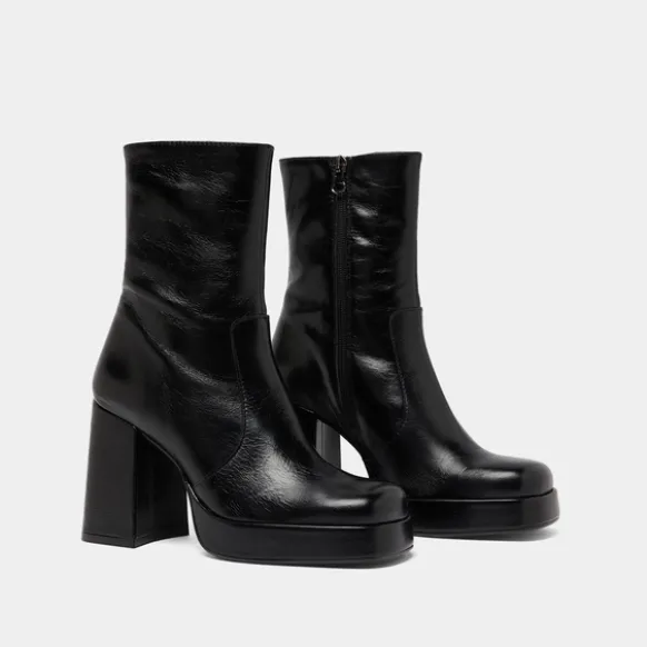 Bottines à talons et bouts carrés