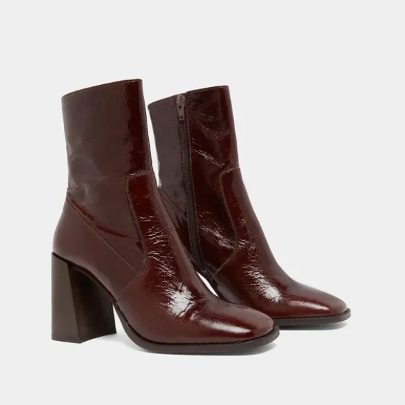 Bottines à talons et bouts carrés