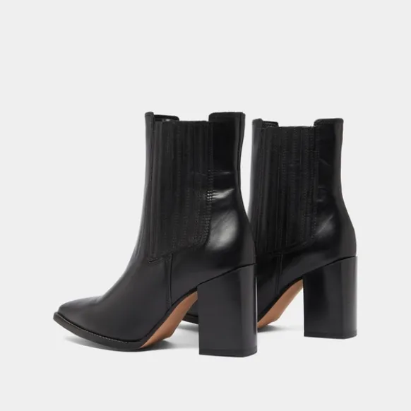 Bottines à talons et bouts pointus