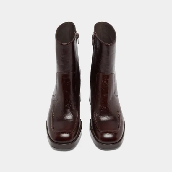 Bottines à talons et bouts carrés