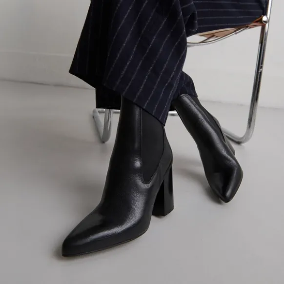 Bottines à talons et bouts pointus