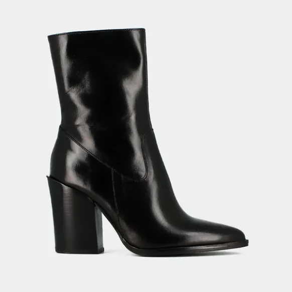 Bottines à talons et bouts pointus