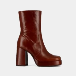 Bottines à talons et bouts carrés