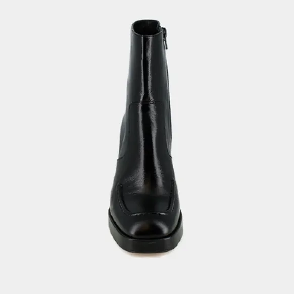 Bottines à talons et bouts carrés