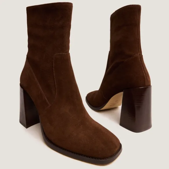 Bottines à talons et bouts carrés