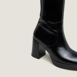 Bottines à talons et bouts carrés