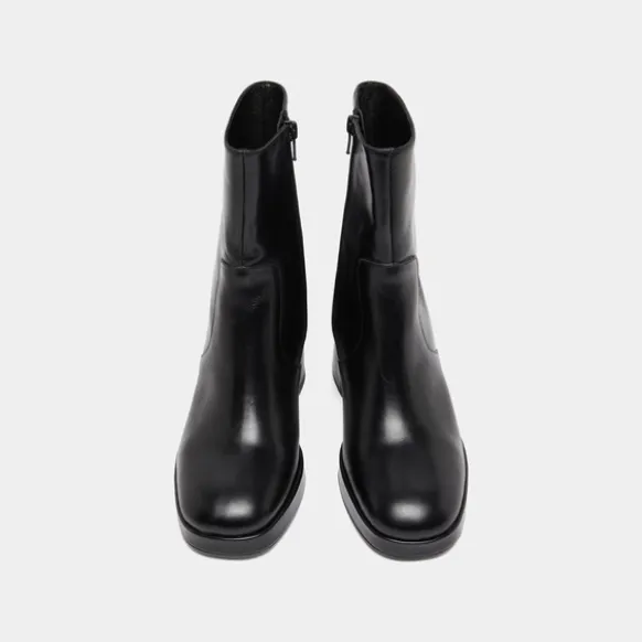 Bottines à talons et bouts carrés
