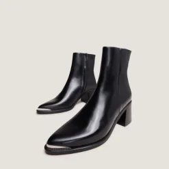 Bottines à talons et embouts argentés