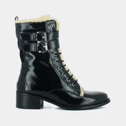 Bottines à talons et lacets