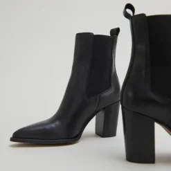 Bottines à talons et élastiques